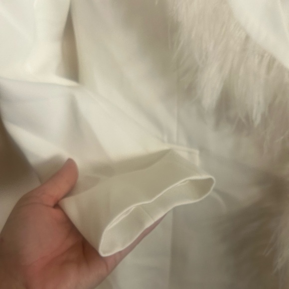 Mangostice size S,Elegant White Feather-Trimmed Women's Coat with pockets - Picture 5 of 12